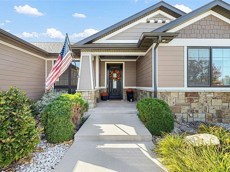 230 Feldspar Way photo 3