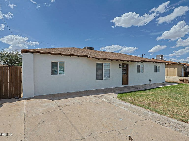 4212 N 47TH Drive photo 2