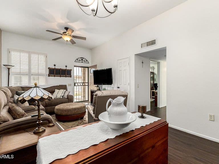 13087 N 100th Ave photo 3