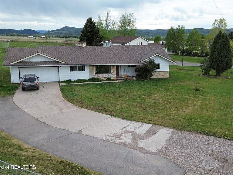 10996 Highway 238 photo 4