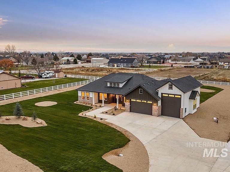 7786 Minam Dr photo 1