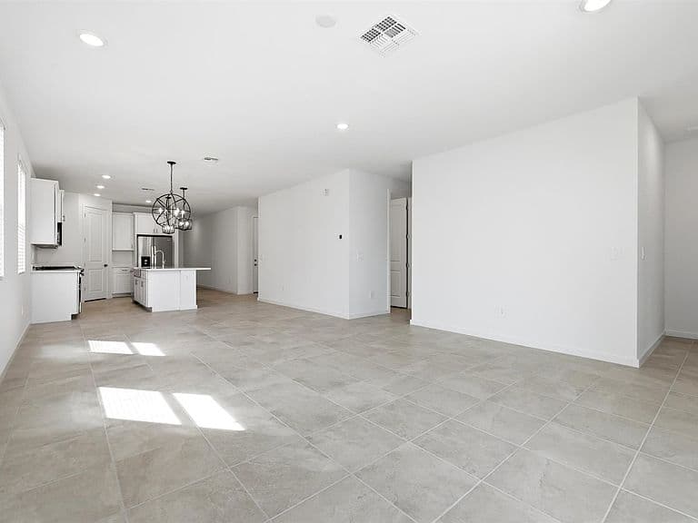 37130 W Olivo St photo 4