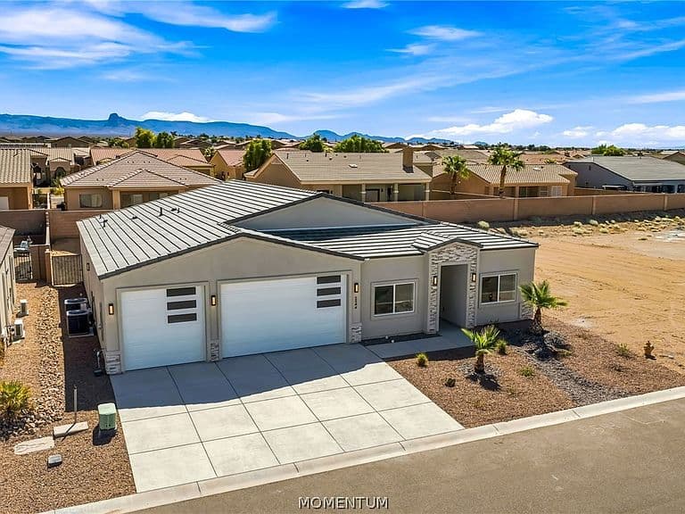 5544 S Honor Avenue photo 4