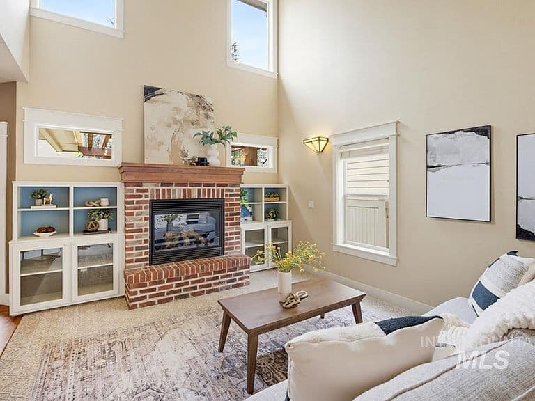 1315 W Cobblefield St photo 2