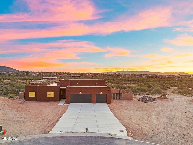 1132 N Range Rider Pl photo 1