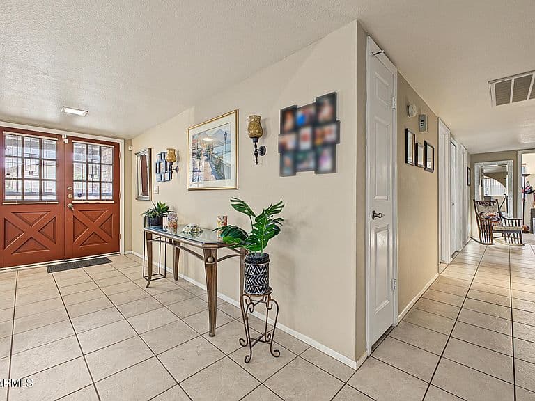 4344 W Libby Street photo 2