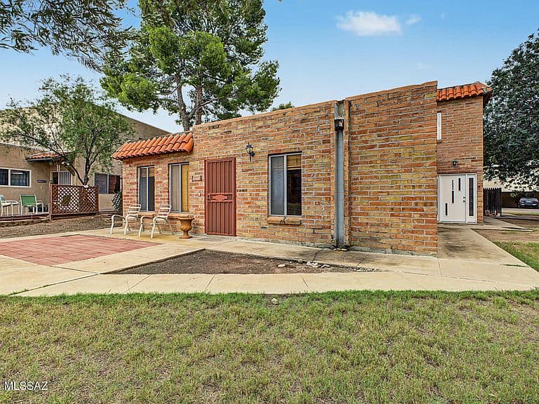 6609 E Calle Alegria Unit A photo 3