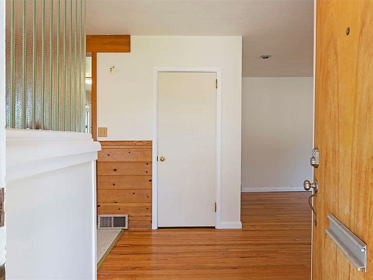 604 Dearborn Ave photo 5