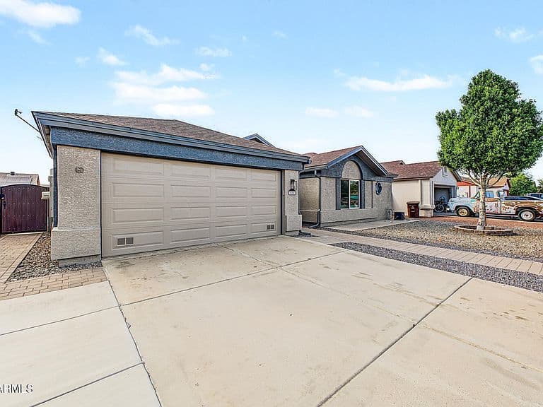 8386 N 107TH Drive photo 5
