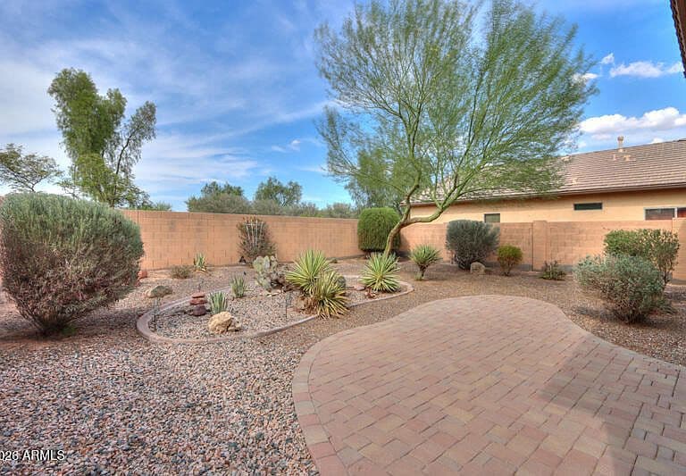 45070 W DESERT CEDARS Lane photo 1