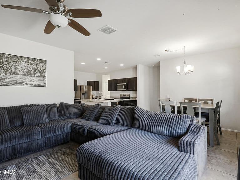 1246 E ELAINE Street photo 5