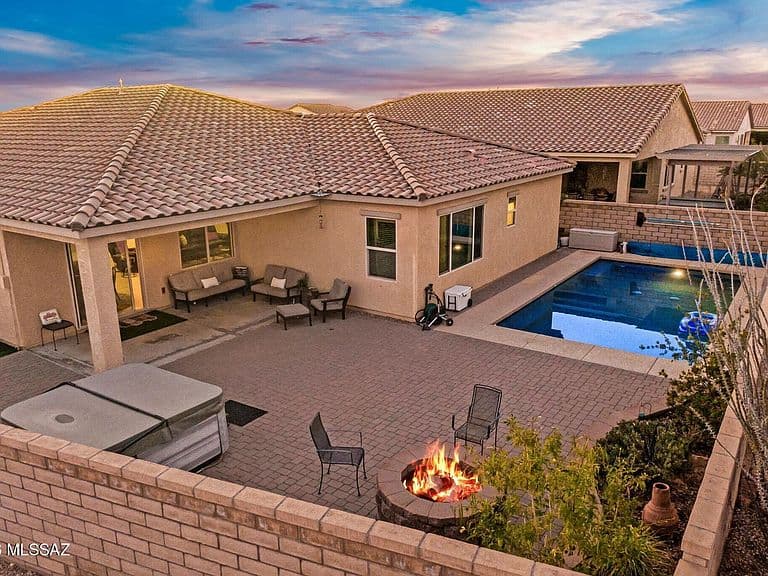 4292 W Thunder Ranch Pl photo 2