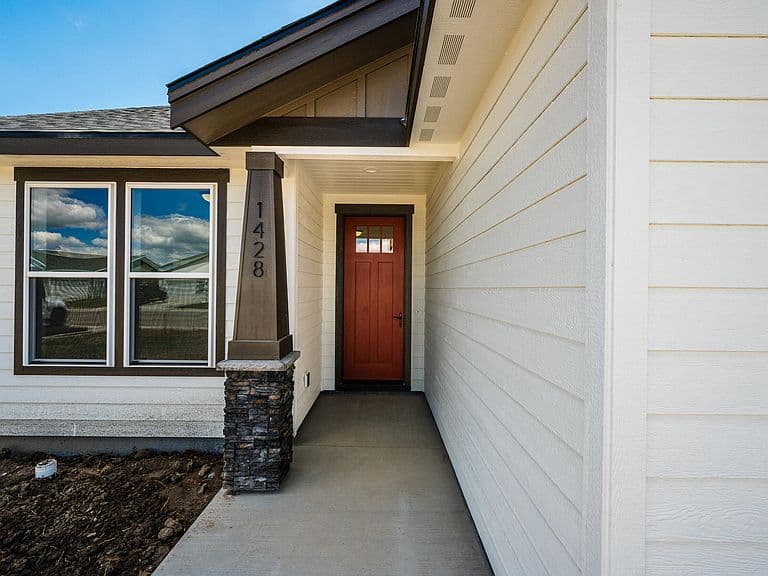 1428 Silverton Dr photo 3