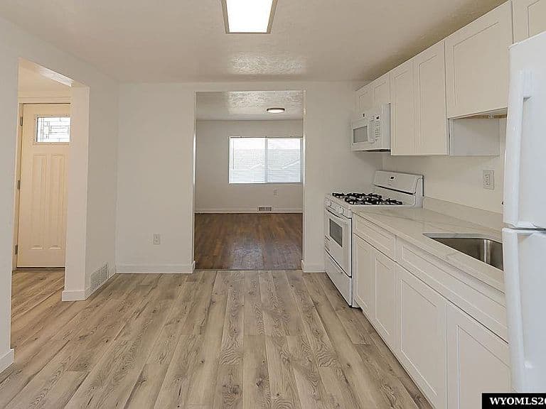 1316 Thorpe St photo 5