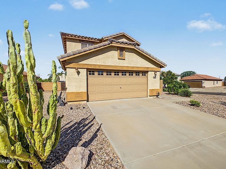 1530 E SAGUARO Trail photo 2