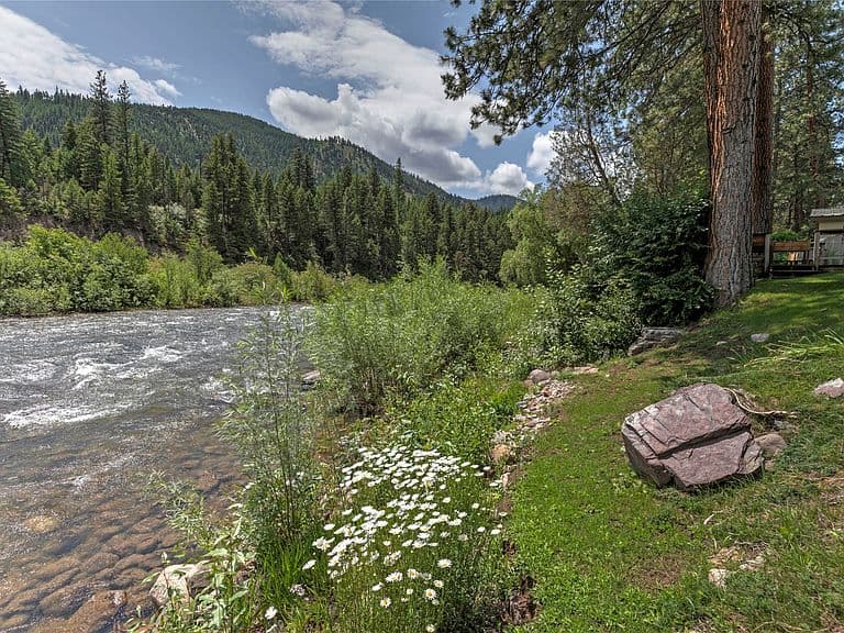 4580 Whitewater photo 3