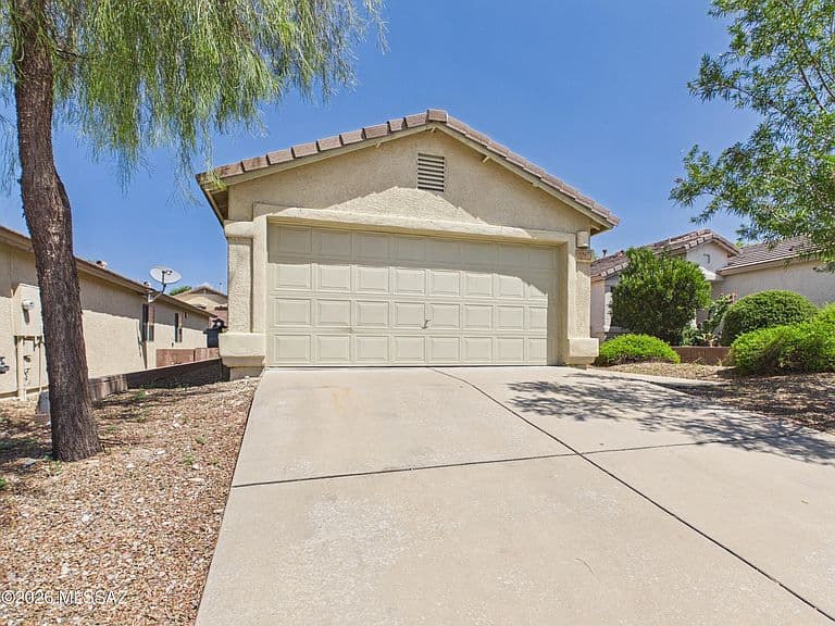 9947 E Denver Hill Dr photo 2