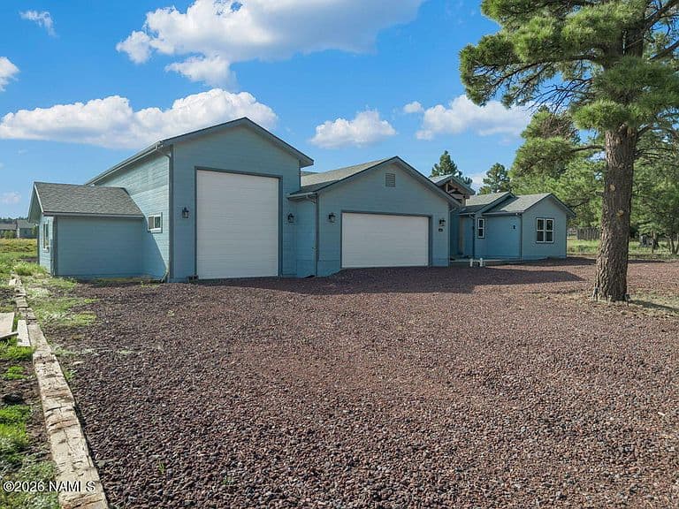 145 N Lakeview Dr photo 3