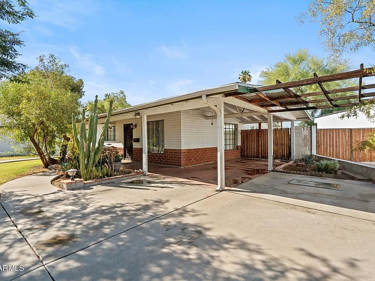 1130 E Colter Street photo 2