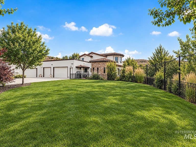 473 N Strata Via Way photo 5