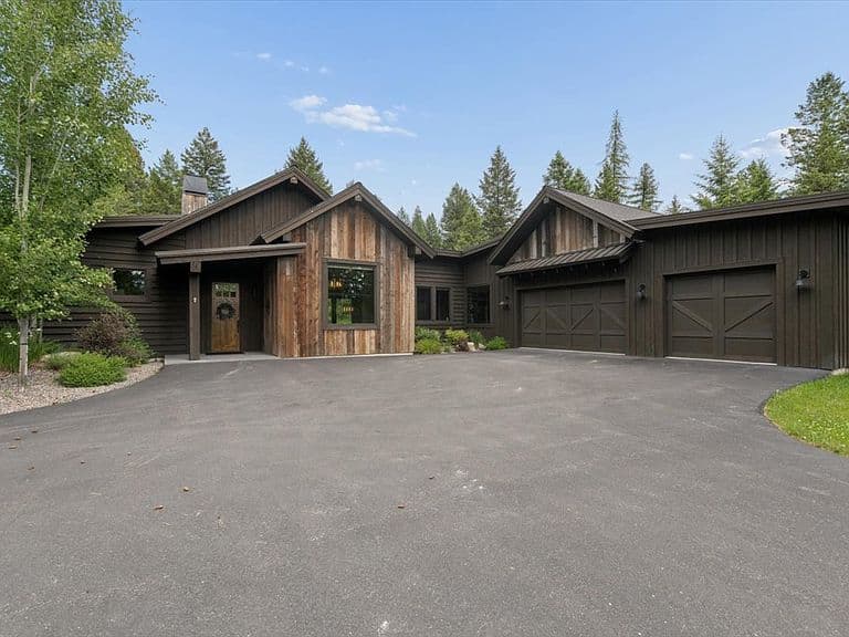 1583 Whitefish Village Dr photo 2
