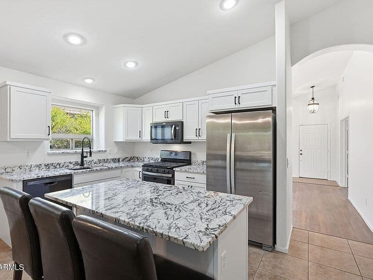 17805 W ANDORA Street photo 2