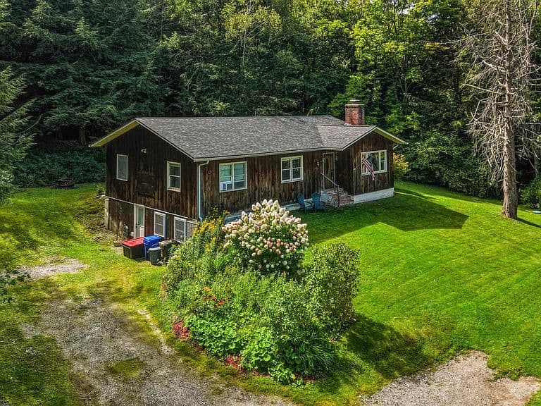 1190 Huntington Road photo 1