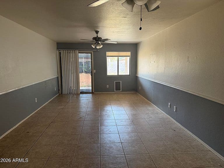 1033 E COWBOY COVE Trail photo 4