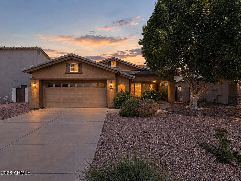 8118 W HARMONY Lane photo 1
