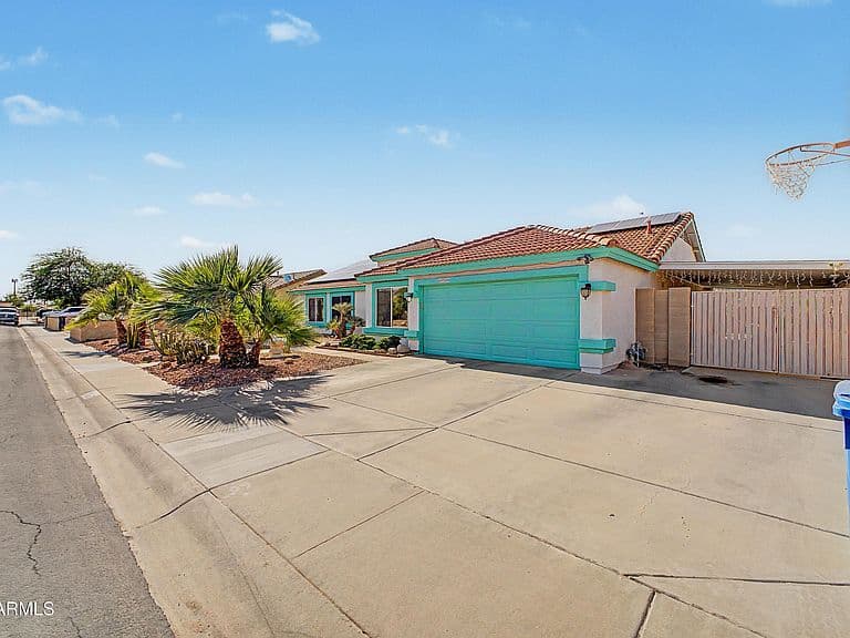 1756 E PARK Street photo 4