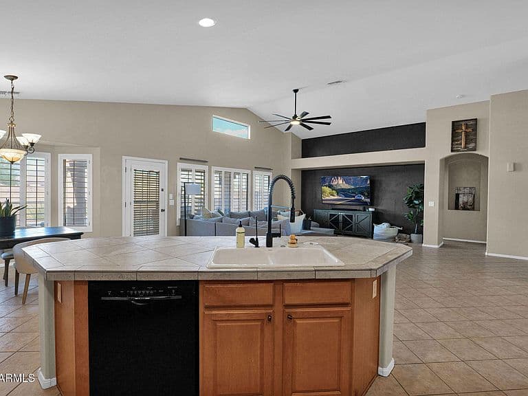 12842 W ASTER Drive photo 4