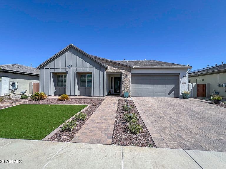 1540 E San Carlos Way photo 1