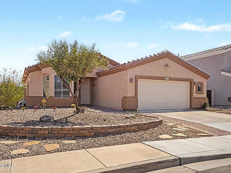 2137 E Riviera Drive photo 3