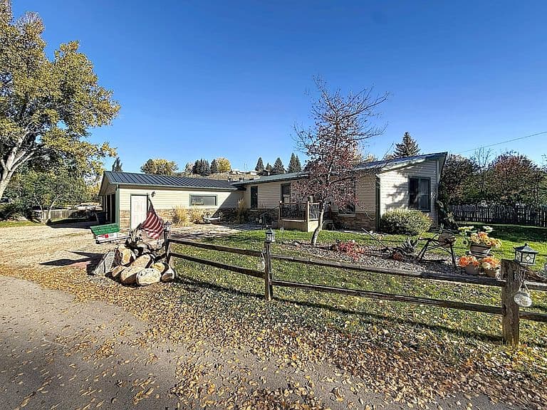 241 E Foote St photo 3