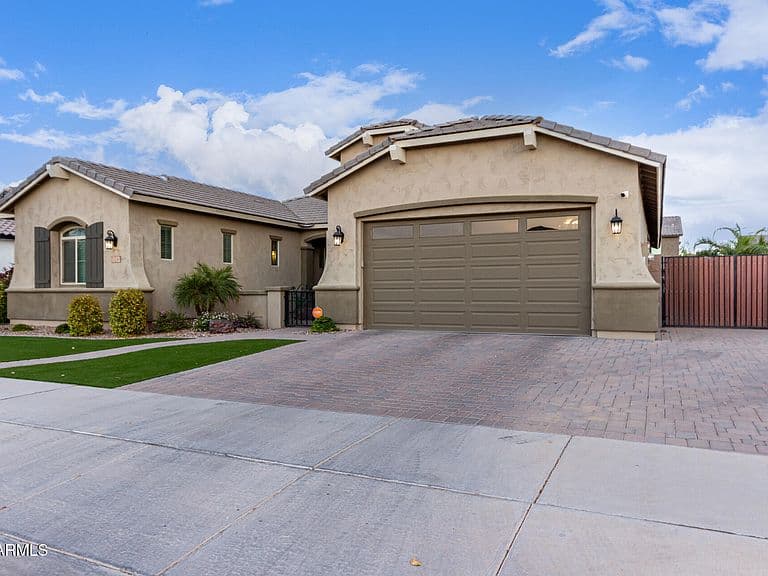 20243 E Raven Dr photo 3