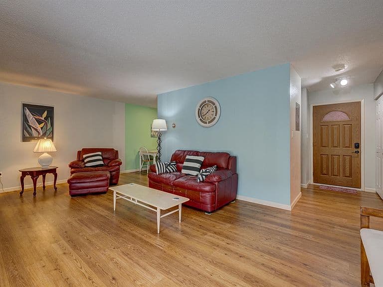 4440 S Poplar St Unit 104 photo 4