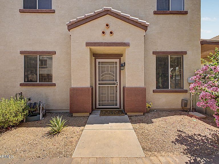 1322 E DUNBAR Drive photo 4