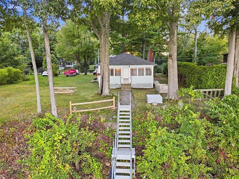 2168 Porters Point Road photo 2