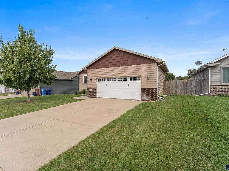 5604 W Oakcrest Dr photo 4