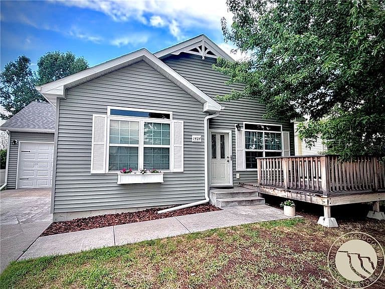 1404 Twin Oaks Dr photo 1