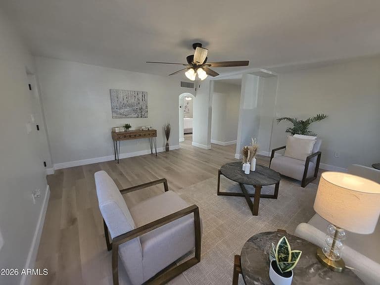 2710 E AMELIA Avenue photo 2