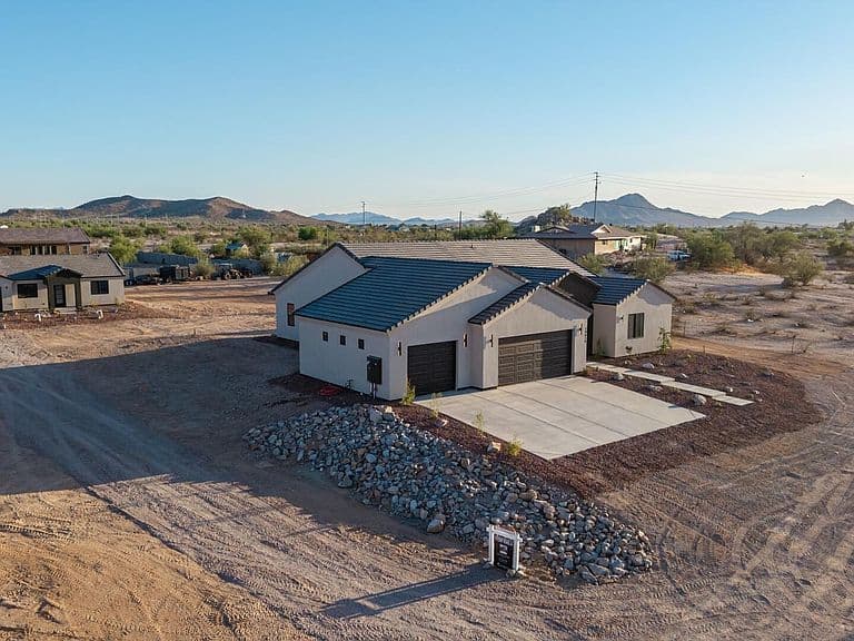 19419 W RUSTLER Road photo 4
