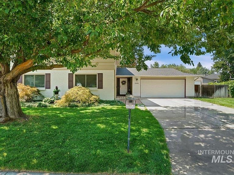 2845 S Snowflake Dr photo 1