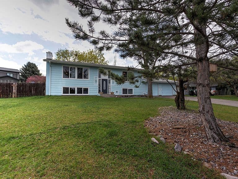 638 W Artemos Dr photo 2