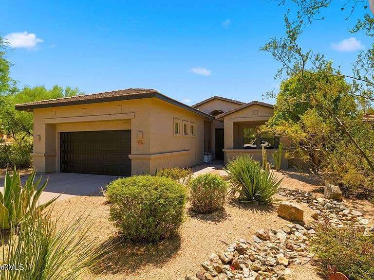 9155 E RUSTY SPUR Place photo 2