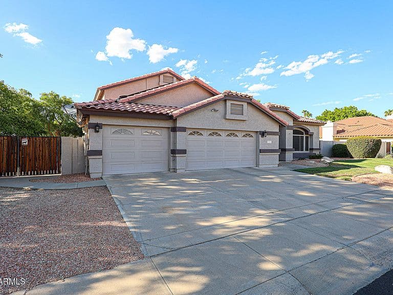 21052 N 61ST Drive photo 2