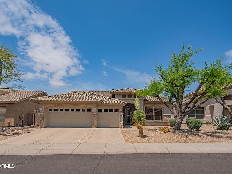4374 E LARIAT Lane photo 1