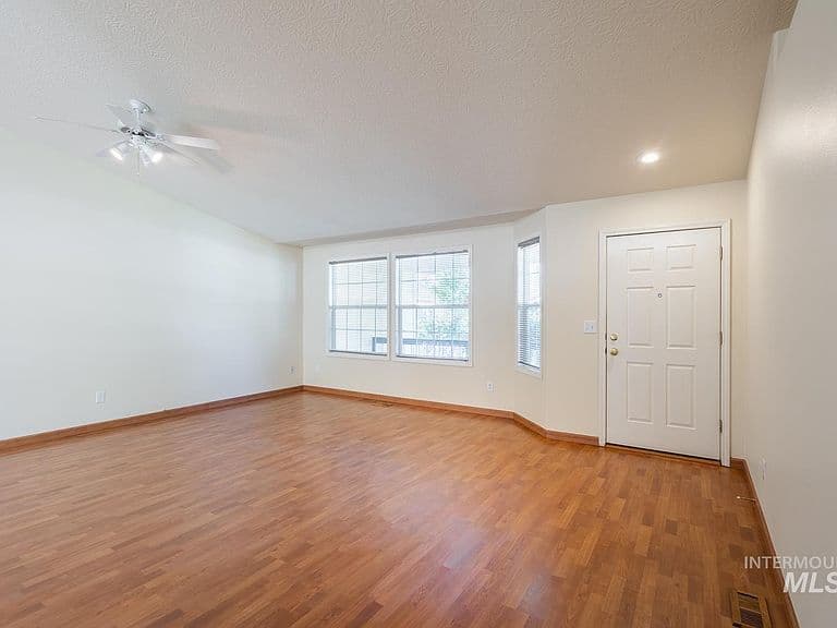 13515 W Persimmon St photo 4