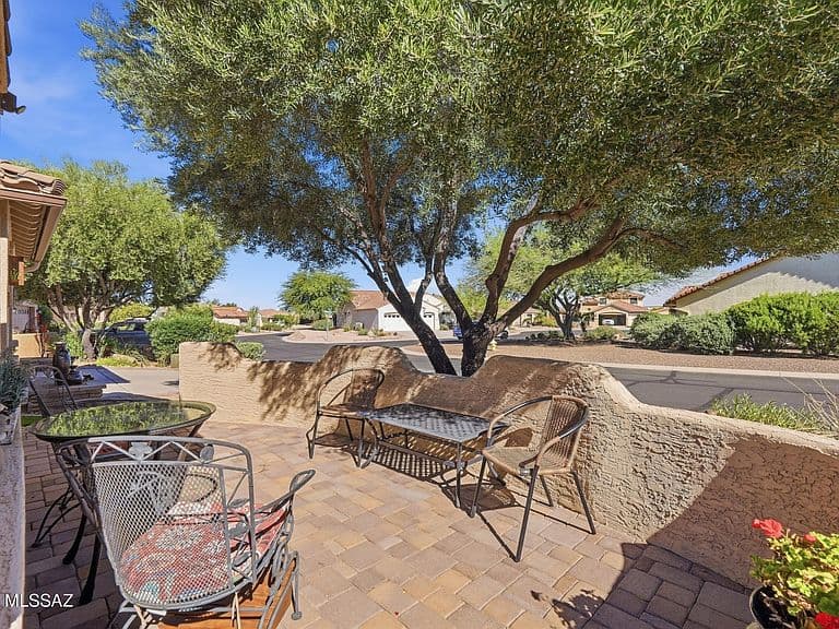 2172 E Bluejay Bluff Ln photo 3