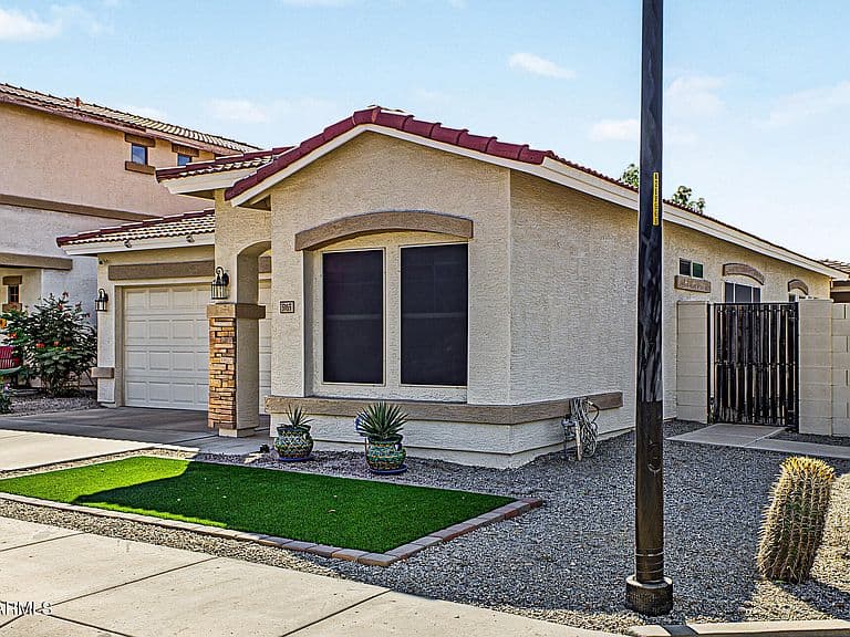 5165 W POINSETTIA Drive photo 4